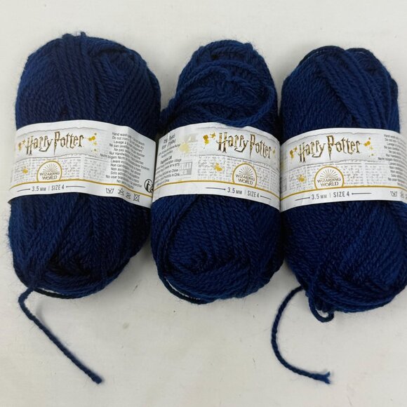 Harry Potter Wizarding World Yarn 3.5mm Size 4 Midnight Blue Acrylic Replacement - Picture 1 of 4
